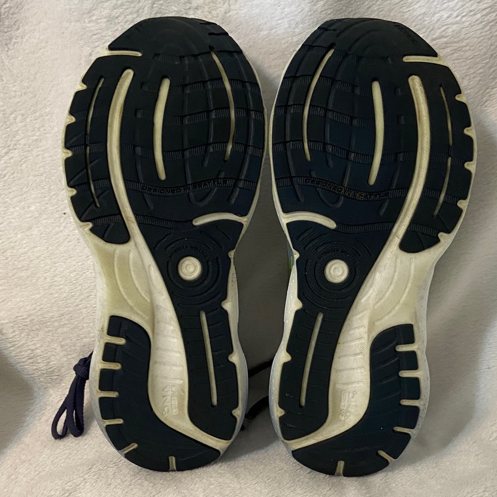 Brooks Men's Sneakers in Gray with Neon Yellow Accents - Picture 4 of 7